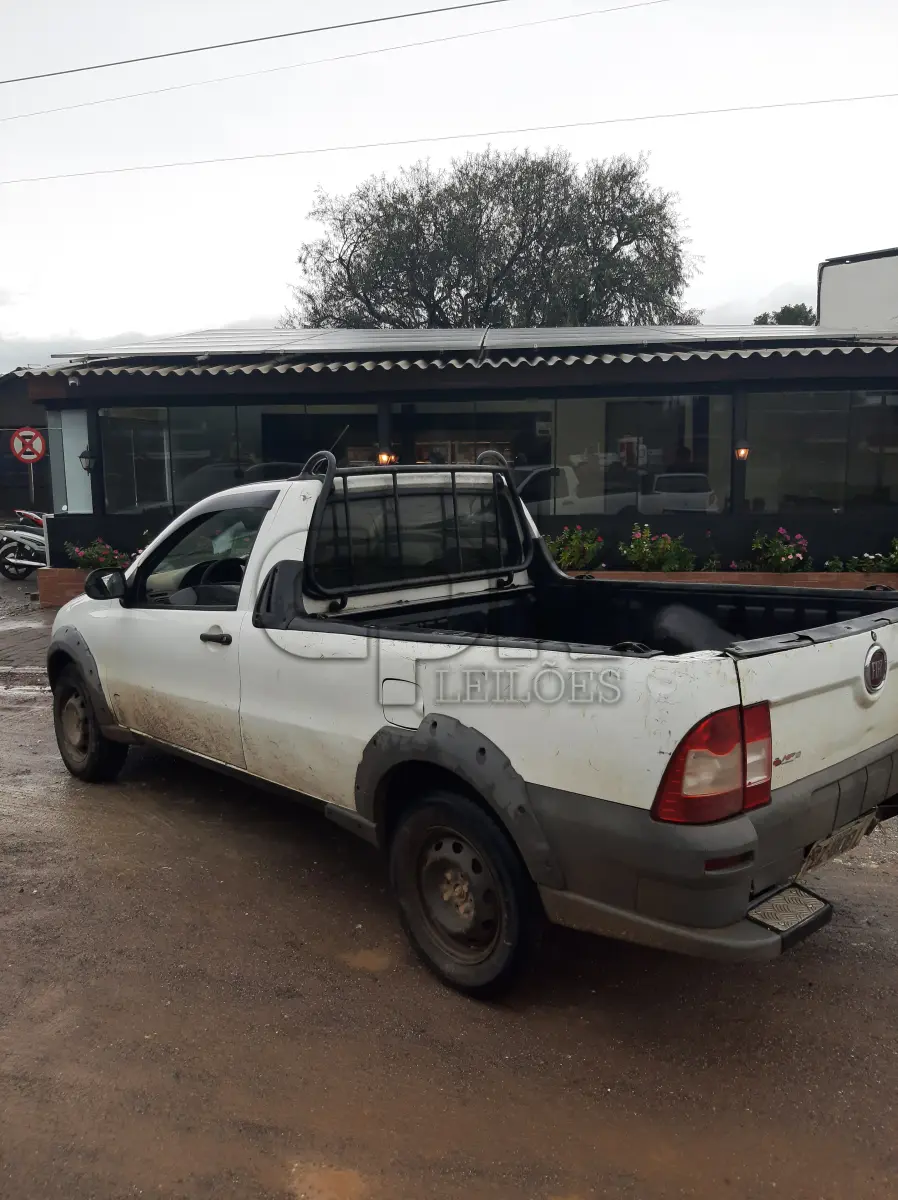 LOTE 000 - Automóvel FIAT/STRADA