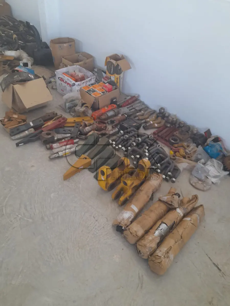 LOTE 008 - PEÇAS NOVAS DIVERSAS CONSIDERADAS INUTEIS PARA A MANUTENÇÃO DA FROTA ATUAL CONFORME ANEXO I, E DISPOSTO PARA VISITAÇÃO NO PAVILHAO INDUSTRIAL.