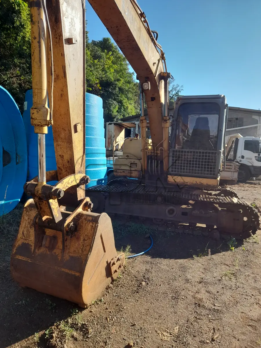 LOTE 021 - ESCAVADEIRA HIDRÁULICA LIUGONG MODELO LG-915D, ANO/MOD 2014/2014 CHASSI Nº915DCDE036786, MOTOR Nº26488520, COR AMARELA, RENAVAM 000001, PESO 13.900KG. NO ESTADO QUE SE ENCONTRA. PATRIMÔNIO MUNICIPAL Nº11104.