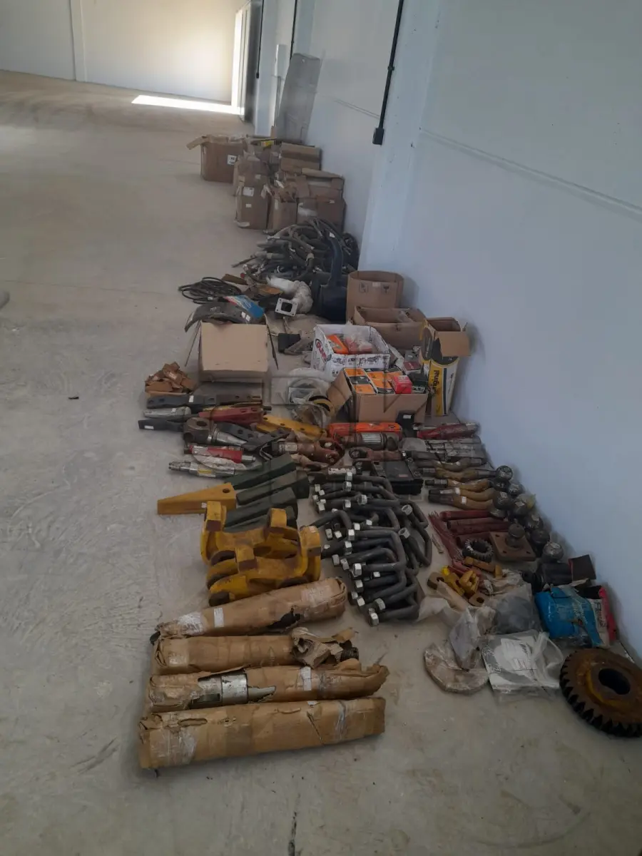 LOTE 008 - PEÇAS NOVAS DIVERSAS CONSIDERADAS INUTEIS PARA A MANUTENÇÃO DA FROTA ATUAL CONFORME ANEXO I, E DISPOSTO PARA VISITAÇÃO NO PAVILHAO INDUSTRIAL.