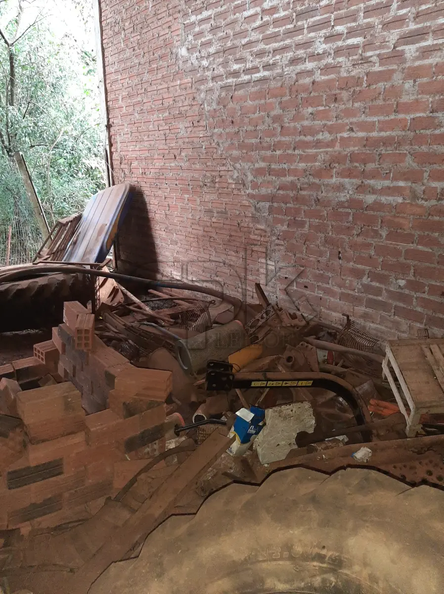 LOTE 018 - Lote de Sucatas, bens Irrecuperáveis, ferro velho.