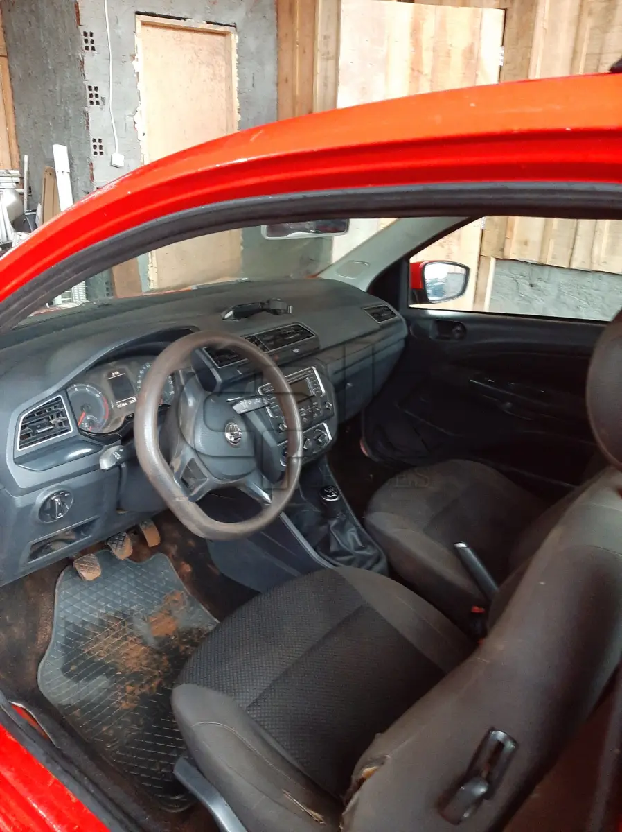 LOTE 002 - Marca Volkswagen, Modelo Nova Saveiro TL MBVS, Renavan  01206770527, Placa IZO7F24 Chassi 9BWKB45UXP017556,  Ano/Mod 2019/2020, Motor 4 Cilindros, 8 válvulas Potência 104  CV, cor vermelha.