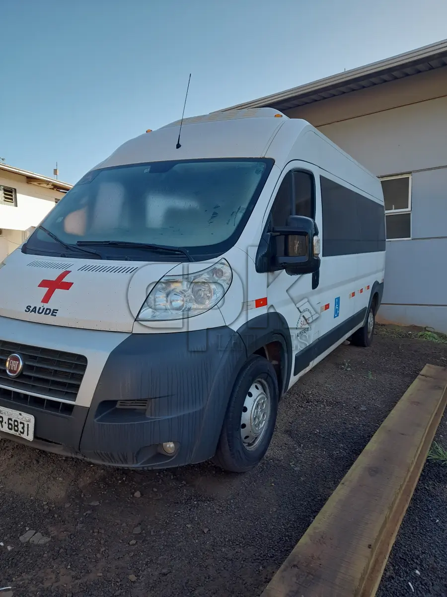 LOTE 013 - VEICULO FIAT/DUCATO MULTI 2.3, 16 PASSAGEIROS ANO/MOD 2018/2018, COR BRANCA, COMBUSTÍVEL DIESEL, COM RAMPA MANUAL PARA CADEIRANTES, RENAVAM: 404468, CHASSI Nº 3C6EFVEK1JE119462, MOTOR Nº F1AE3481D7264556, PLACAS: IYR-6831. NO ESTADO QUE SE ENCONTRA. PATRIMÔNIO MUNICIPAL Nº12806.