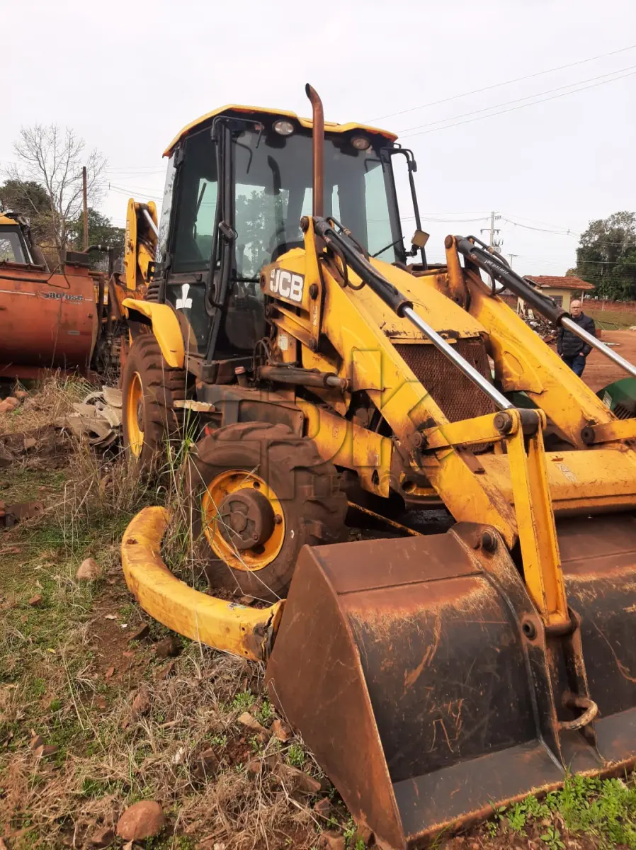 LOTE 010 - Retroescavadeira JCB 3CX – 2018 CHASSI SOR3CXTTAJJ2674673