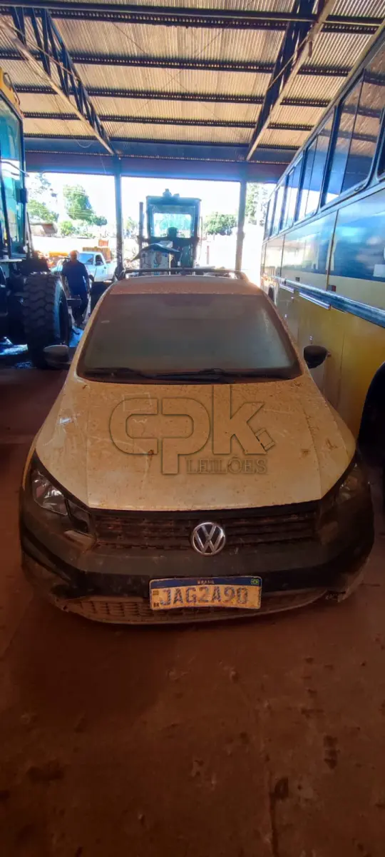 LOTE 024 - VEÍCULO VW/NOVA SAVEIRO RB MBVS. ANO FABRICAÇÃO: 2020 ANO MODELO: 2021 COR: BRANCA COMBUSTÍVEL ALCOOL/GASOLINA Placa JAG2A90– Chassi 9BWKB45U5MP020334