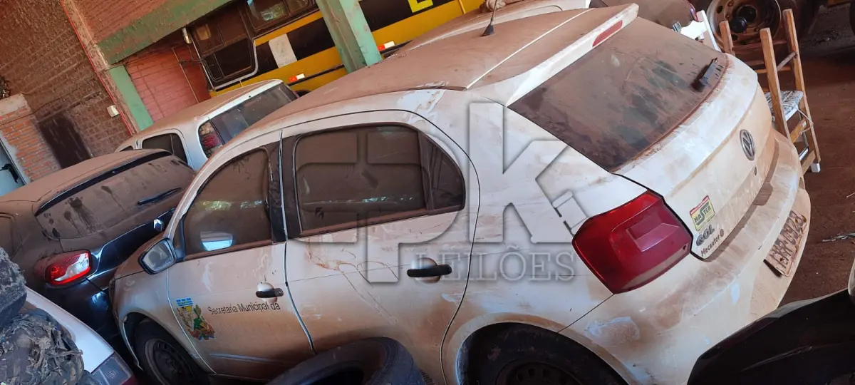 LOTE 023 - VEÍCULO VW/GOL 1.6L MB5. ANO FABRICAÇÃO: 2018 ANO MODELO: 2019 COR: BRANCA COMBUSTÍVEL ALCOOL/GASOLINA Placa IYR0923– Chassi 9BWAB45UXKT023956