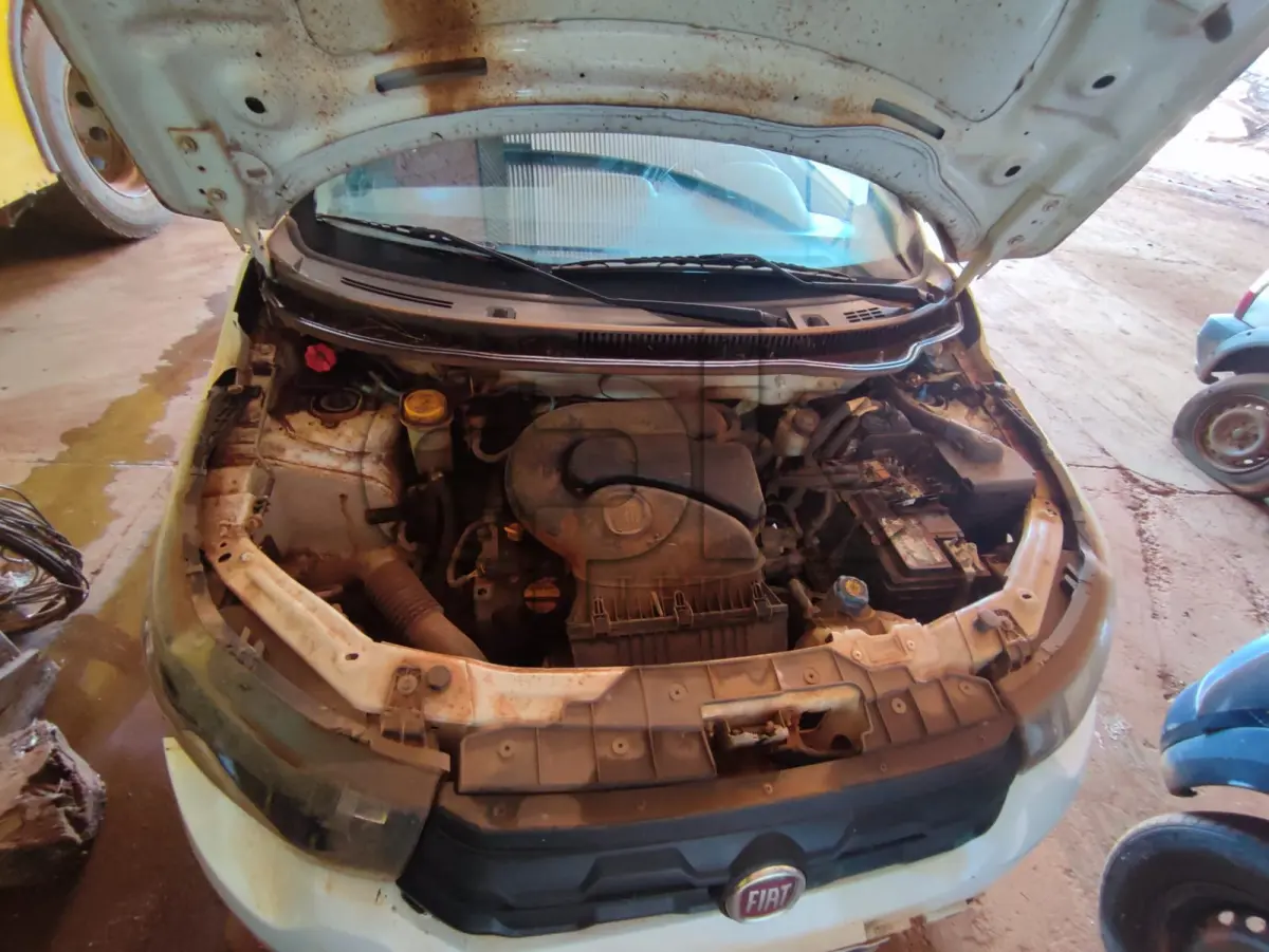 LOTE 004 - VEÍCULO FIAT/ MOBI LIKE ANO FABRICAÇÃO/MODELO: 2019 COR: BRANCA COMBUSTÍVEL: ALCOOL/GASOLINA Placa IZH4J98 – Chassi 9BD341A5XKY612405
