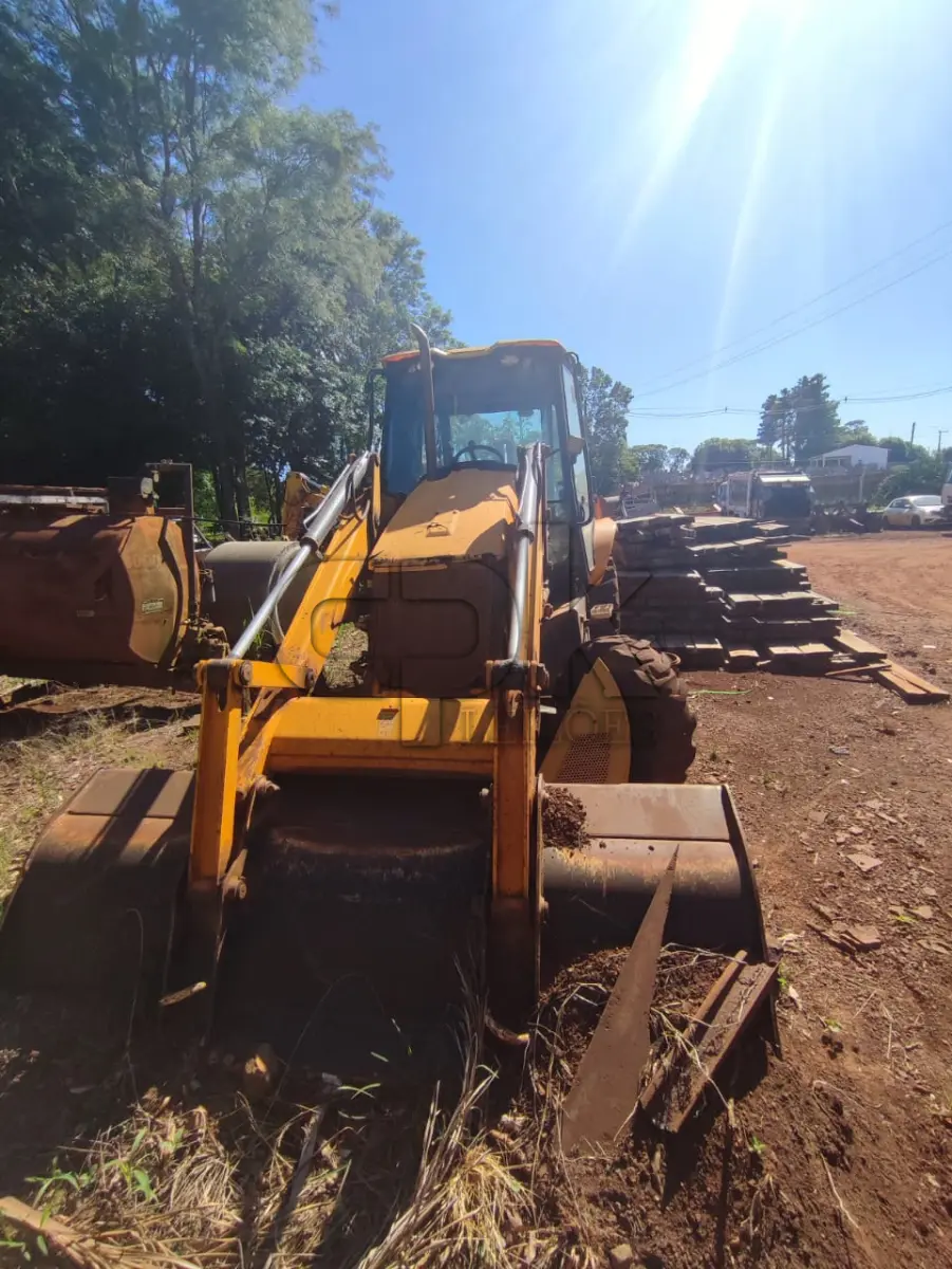 LOTE 010 - Retroescavadeira JCB 3CX – 2018 CHASSI SOR3CXTTAJJ2674673