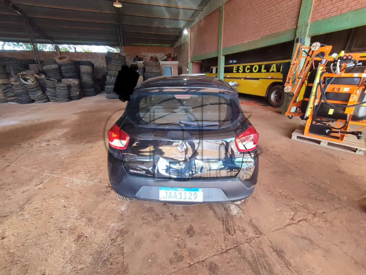 LOTE 015 - RENAULT KWID ZEN 10MT ANO FABRICAÇÃO: 2019 ANO MODELO: 2020 COR: PRETA COMBUSTÍVEL Álcool / Gasolina PLACA JAA1I29
