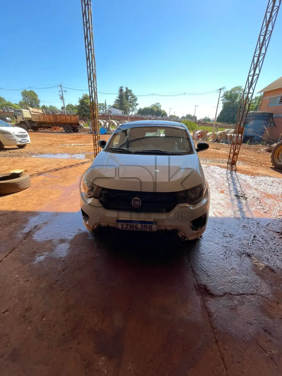 LOTE 004 - VEÍCULO FIAT/ MOBI LIKE ANO FABRICAÇÃO/MODELO: 2019 COR: BRANCA COMBUSTÍVEL: ALCOOL/GASOLINA Placa IZH4J98 – Chassi 9BD341A5XKY612405