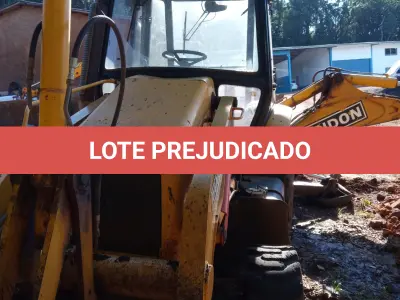LOTE 020 - RETROESCAVADEIRA RANDON RD406 ADVANCED, ANO/MOD 2015/2015, MOTOR TURBO, TRAÇAO 4X4, CABINE FECHADA COM AR CONDICIONADO QUENTE/FRIO, MOTOR DIESEL 110CV NºE1S194198, CHASSI Nº9AD406AEAF0006189. NO ESTADO QUE SE ENCONTRA. PATRIMÔNIO MUNICIPAL Nº11559.