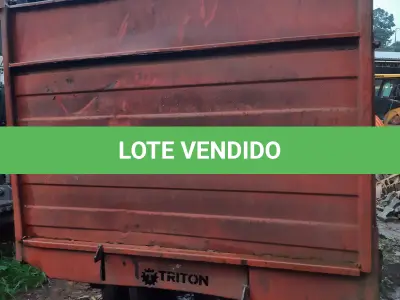 LOTE 012 - Marca Triton, Equipamento Carretão, Modelo Basculante, Cor  Vermelha, Fabricação 2007.