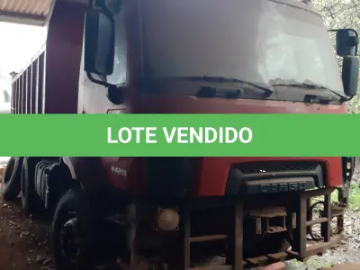 LOTE 010 - Marca Ford Modelo Cargo 2429, Renavan 00566934604, Placa  IUR7377, Chassi 9BFYEALE8DBS46148, Ano/Mod 2013/2013,  Motor 6 Cil. Cummins ISV 6.7, Potência 290 CV, Combust  Diesel, Cor Vermelha, Capac 23 Ton.