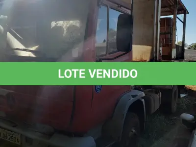 LOTE 017 - CAMINHAO MERCEDES BENZ, ANO/MODELO 1999, COR VERMELHA PLACA IJH2904 CHASSI 9BM693028XB216032 (MODELO 1215C). NO ESTADO QUE SE ENCONTRA. PATRIMÔNIO MUNICIPAL Nº4998. CARROCARIA TIPO COMBOIO, ABASTECIMENTO, LUBRIFICAÇÃO, TIPO LASTRO. NO ESTADO QUE SE ENCONTRA. PATRIMÔNIO MUNICIPAL Nº7553.