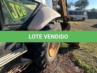 LOTE 010 - Retroescavadeira JCB 02 4 X 4 RET 0005 – Ano: 2011 – Diesel.