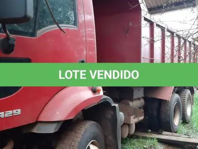 LOTE 010 - Marca Ford Modelo Cargo 2429, Renavan 00566934604, Placa  IUR7377, Chassi 9BFYEALE8DBS46148, Ano/Mod 2013/2013,  Motor 6 Cil. Cummins ISV 6.7, Potência 290 CV, Combust  Diesel, Cor Vermelha, Capac 23 Ton.
