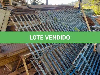 LOTE 007 - PORTAS, JANELAS, FORRO DE PVC, GRADES DE FERRO TODOS USADOS, CONFORME DISPOSTO PARA VISITAÇÃO NO PÁTIO DA SMOPT.