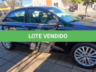 LOTE 004 - VW Jetta 2.0 T Passageiro – Automóvel Gasolina 2014/2014 –  Placas IVU 9534 – Cor: Preta.