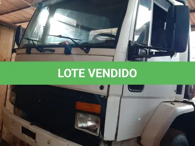 LOTE 009 - Marca Ford Modelo Cargo 2425 6x4, Renavan 00714669407,  Placa IIT8J47, Chassi 9BFYTNYTXXDB87572, Ano/Mod  1999/1999, Motor 6 cil, turbo Cummins, Potência 250 CV,  Combust Diesel, Cor Branca Capac 23 Ton.