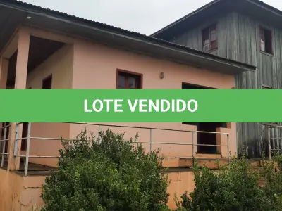 LOTE 019 - Edificação do Museu Municipal Otacílio Tizziani, localizado à  Rua Ângelo Santinelli, (em Processo de Demolição), inclui todos  materiais da construção: Madeiras das paredes, pisos, forros, teto,  escadas, aberturas, telhados, inclusive a parte de alvenaria.