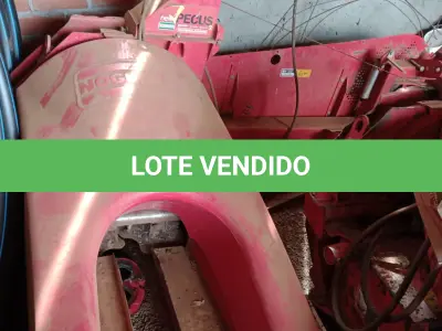 LOTE 011 - Marca Nogueira Equipamento, Ensiladeira Modelo New Pecus  G2, Cor Vermelha, Fabricação 03/2021, Nº produ AICA-013937.