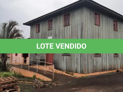 LOTE 019 - Edificação do Museu Municipal Otacílio Tizziani, localizado à  Rua Ângelo Santinelli, (em Processo de Demolição), inclui todos  materiais da construção: Madeiras das paredes, pisos, forros, teto,  escadas, aberturas, telhados, inclusive a parte de alvenaria.