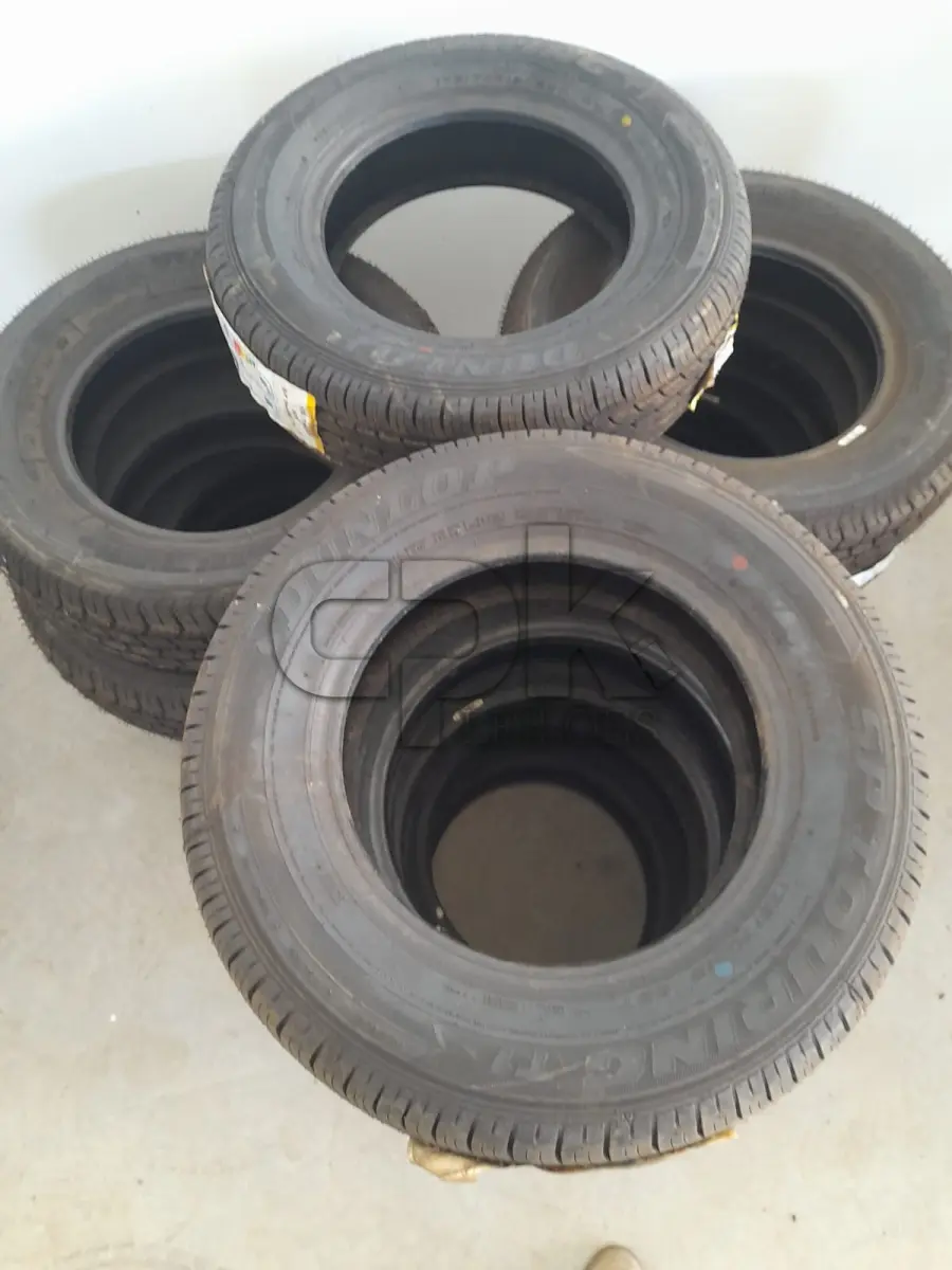 LOTE 005 - 14 (QUATORZE) PNEUS NOVOS MEDIDAS 175/70 R13, CONFORME DISPOSTO PARA VISITAÇÃO NO PAVILHAO INDUSTRIAL.