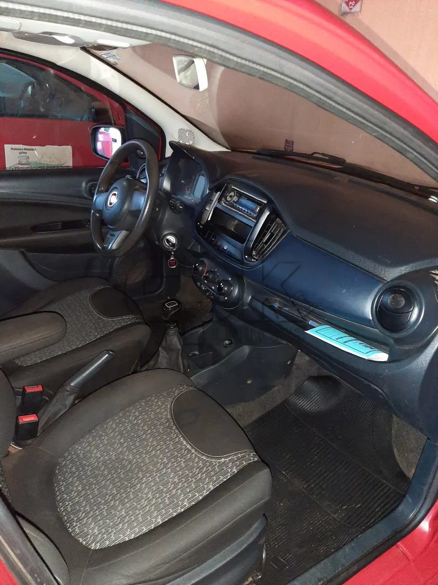 LOTE 004 - Marca Fiat Modelo Uno Drive 1.0, Renavan 01144364172,  Placa IYJ4644, Chassi 9BD195B4NJ0831866, Ano/Mod  2017/2018, Motor 3 Cil, Firefly Potência 77 CV Combust Flex  Cor Vermelha.