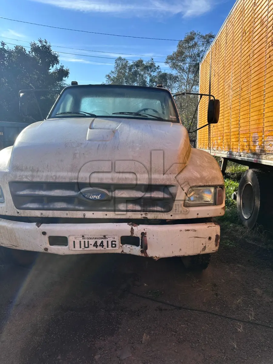 LOTE 006 - FORD F 12000 L Carga Caminhão Diesel 1998/1998 – Placas  IIU 4416 – Cor: Branca.