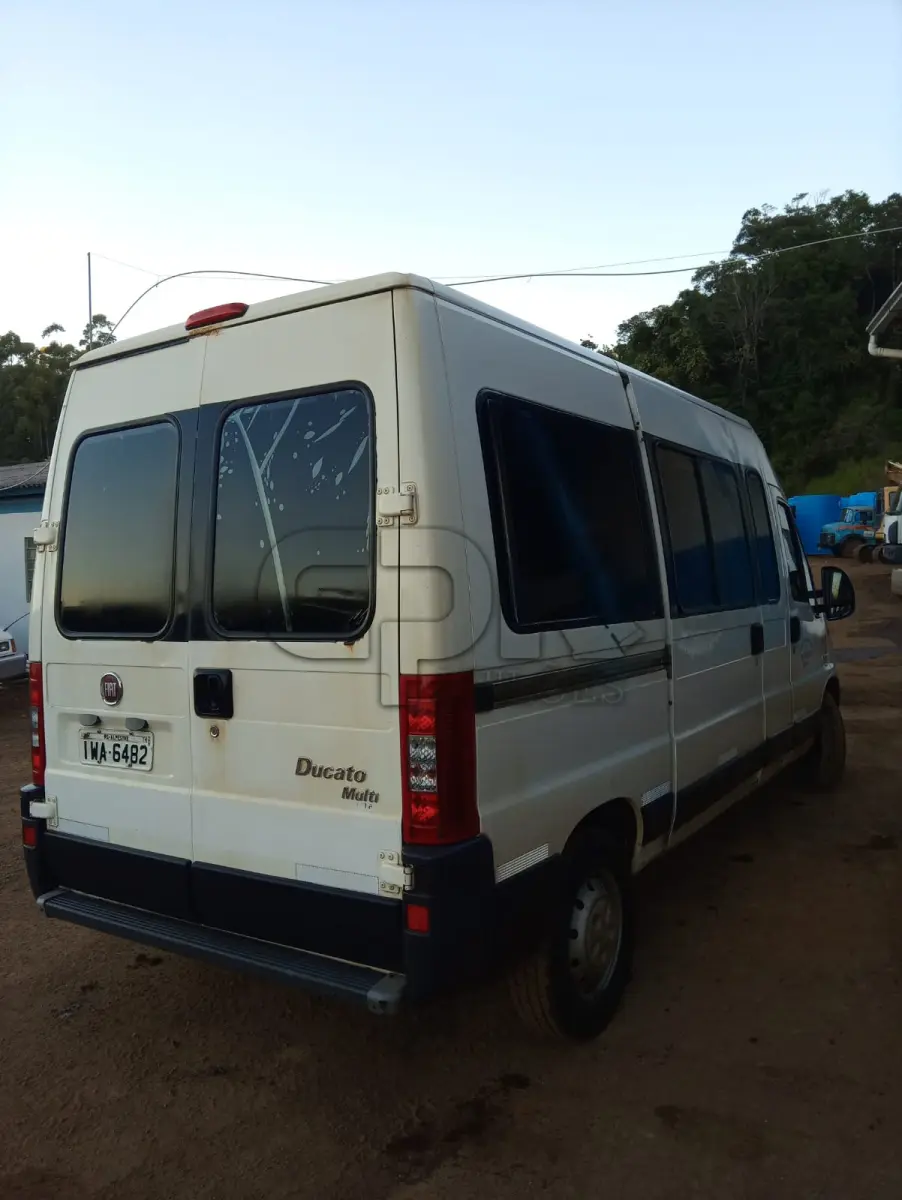 LOTE 014 - VEICULO FIAT/DUCATO MC TCA MIC, 16 PASSAGEIROS ANO/MOD 2014/2014, COR BRANCA, COMBUSTÍVEL DIESEL, RENAVAM: 404449, CHASSI Nº 93W245H34E2137803, MOTOR Nº F1AE34817213770, PLACAS: IWA-6482. NO ESTADO QUE SE ENCONTRA. PATRIMÔNIO MUNICIPAL Nº11282.