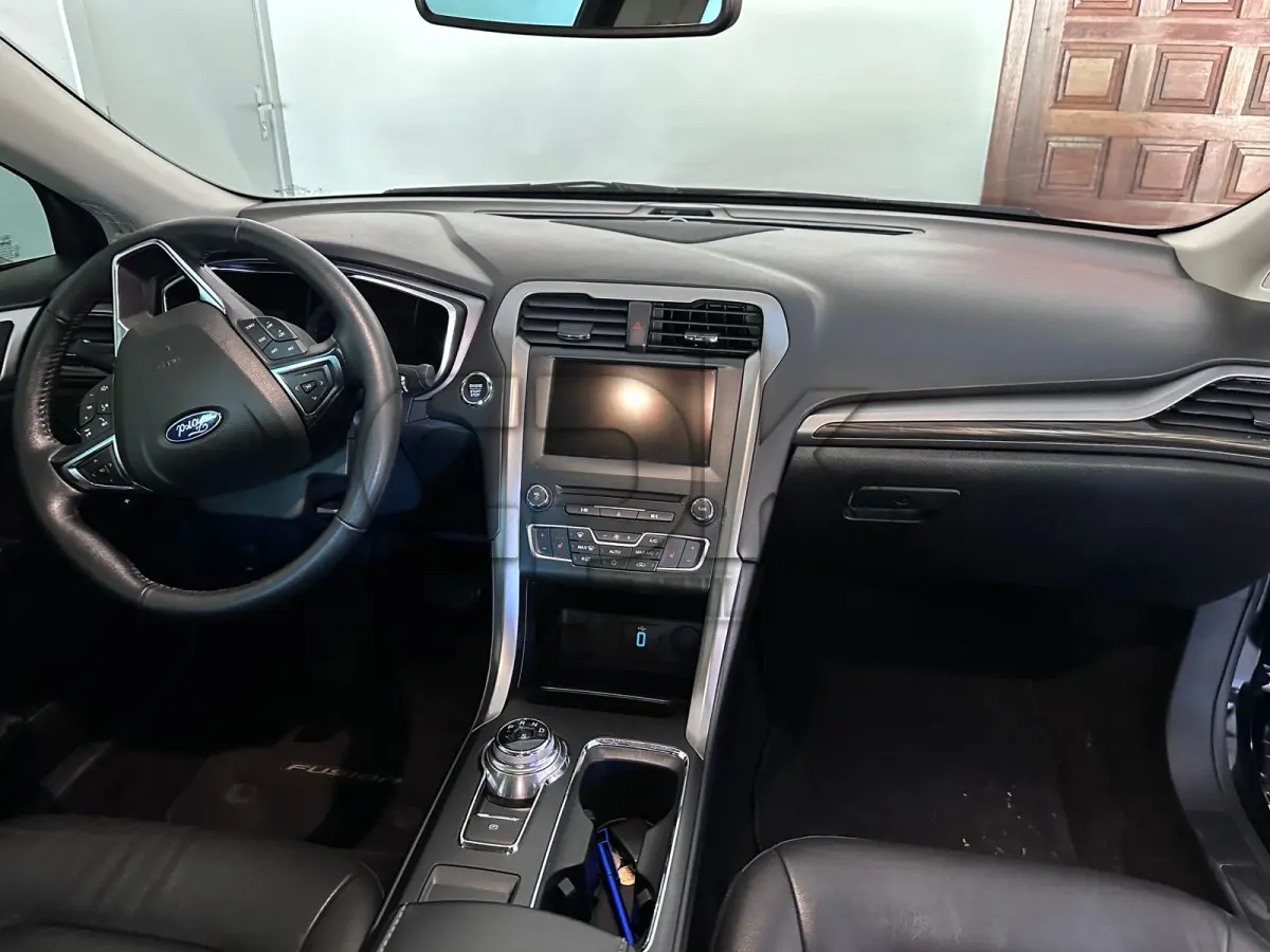 LOTE 003 - FORD Fusion SEL GTDI Passageiro – Automóvel Gasolina  2018/2018 – Placas IYM 9J24 – Cor: Preta.