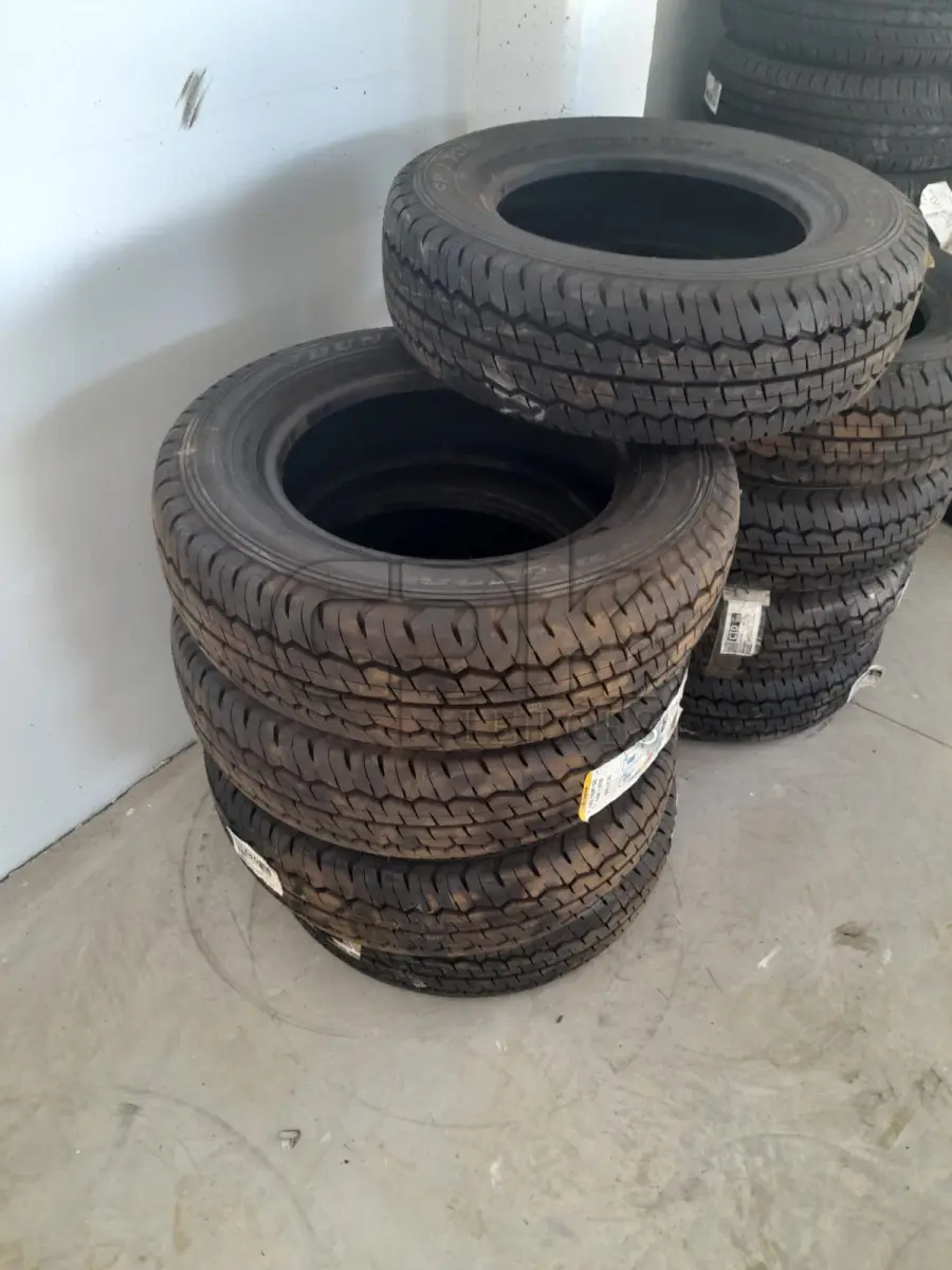 LOTE 006 - 09 (NOVE) PNEUS NOVOS MEDIDAS 195/70 R15 RADIAL, CONFORME DISPOSTO PARA VISITAÇÃO NO PÁTIO DA SMOPT.