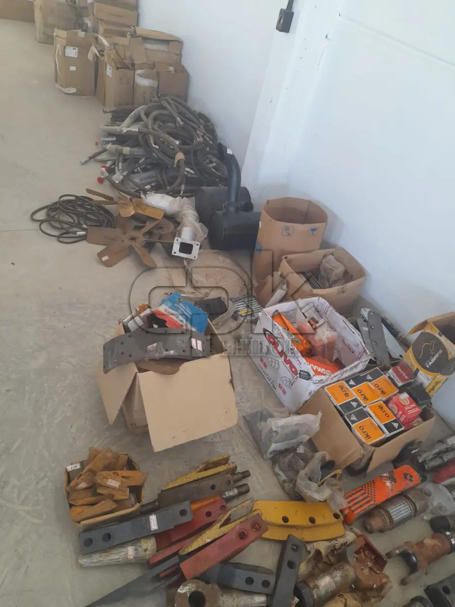 LOTE 008 - PEÇAS NOVAS DIVERSAS CONSIDERADAS INUTEIS PARA A MANUTENÇÃO DA FROTA ATUAL CONFORME ANEXO I, E DISPOSTO PARA VISITAÇÃO NO PAVILHAO INDUSTRIAL.