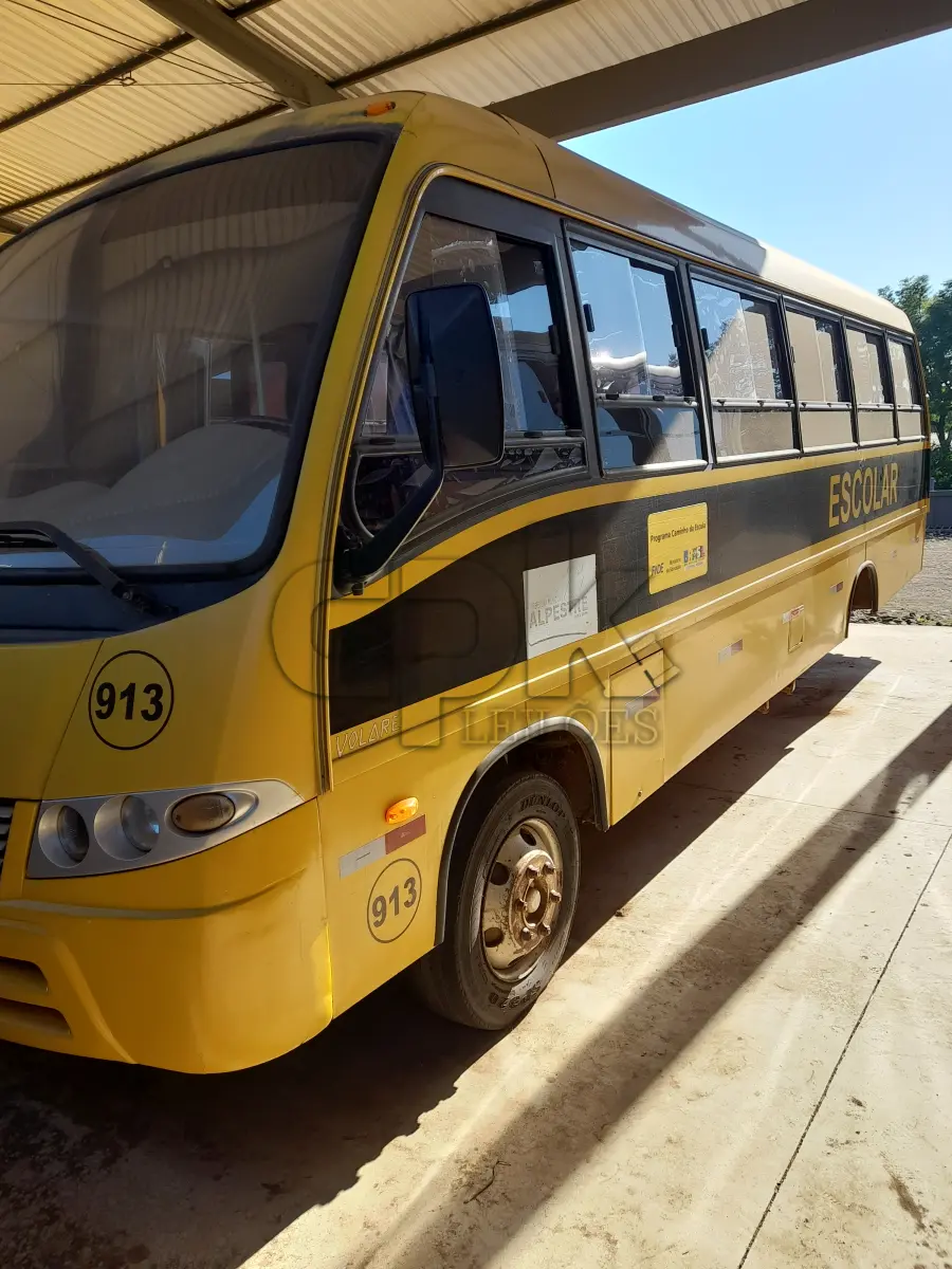 LOTE 018 - VEICULO ÔNIBUS ESCOLAR, COR: AMARELO/PRETO, MARCA/MODELO:MARCOPOLO/VOLARE V8L ESC. ANO/MOD:2008/2009, CAPACIDADE:31 PASSAGEIROS + 1 AUXILIAR, CHASSI:93PB4ZG3P9C027146, MOTOR:E1T149699, POTENCIA:115CV, PLACA:IPJ-5367. NO ESTADO QUE SE ENCONTRA. PATRIMÔNIO MUNICIPAL Nº7261.