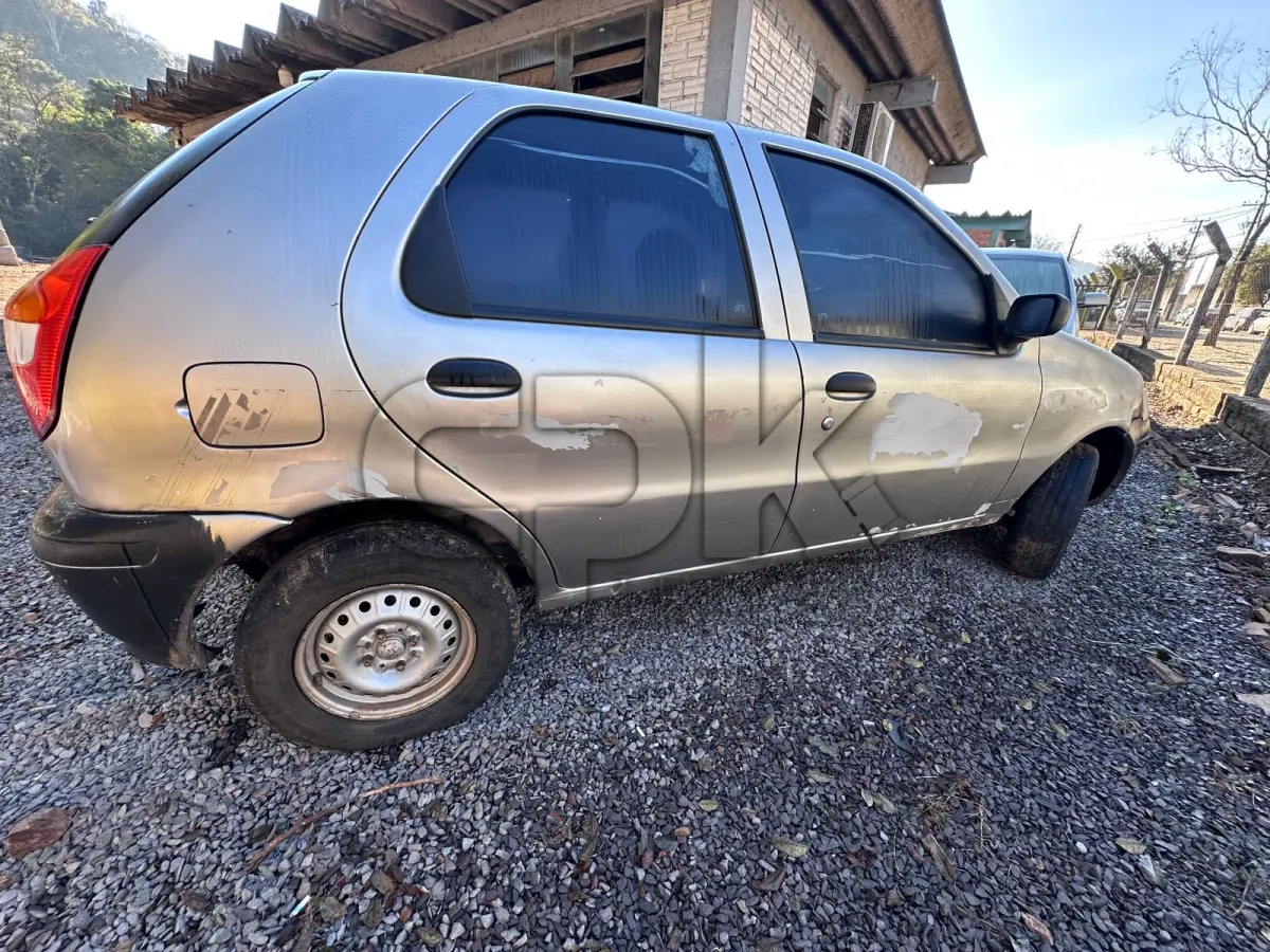 LOTE 005 - FIAT/Palio EX Passageiro Automóvel Gasolina 2001/2001  Placas CRZ 5753 – Cor: Cinza.