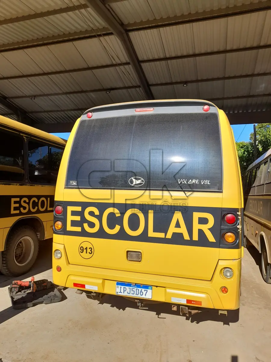 LOTE 018 - VEICULO ÔNIBUS ESCOLAR, COR: AMARELO/PRETO, MARCA/MODELO:MARCOPOLO/VOLARE V8L ESC. ANO/MOD:2008/2009, CAPACIDADE:31 PASSAGEIROS + 1 AUXILIAR, CHASSI:93PB4ZG3P9C027146, MOTOR:E1T149699, POTENCIA:115CV, PLACA:IPJ-5367. NO ESTADO QUE SE ENCONTRA. PATRIMÔNIO MUNICIPAL Nº7261.