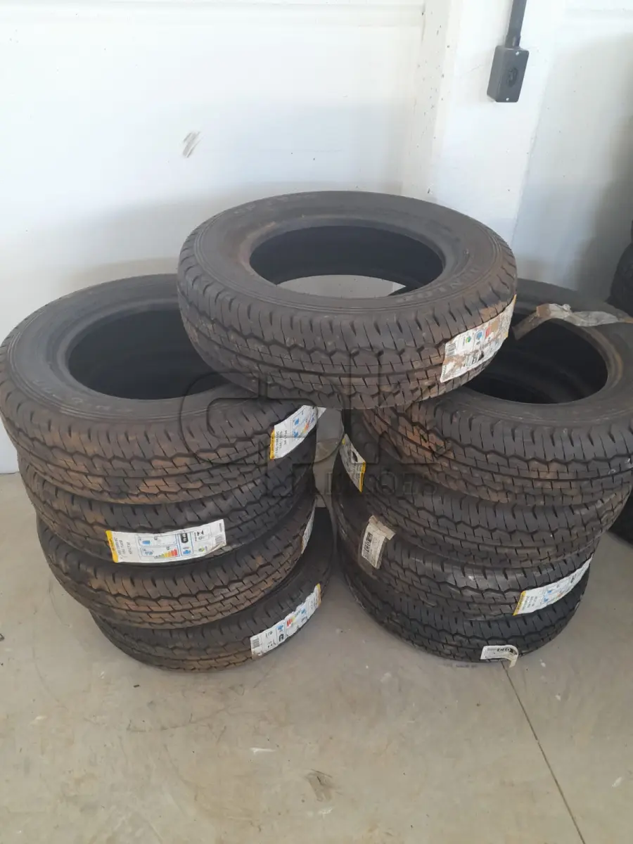 LOTE 006 - 09 (NOVE) PNEUS NOVOS MEDIDAS 195/70 R15 RADIAL, CONFORME DISPOSTO PARA VISITAÇÃO NO PÁTIO DA SMOPT.
