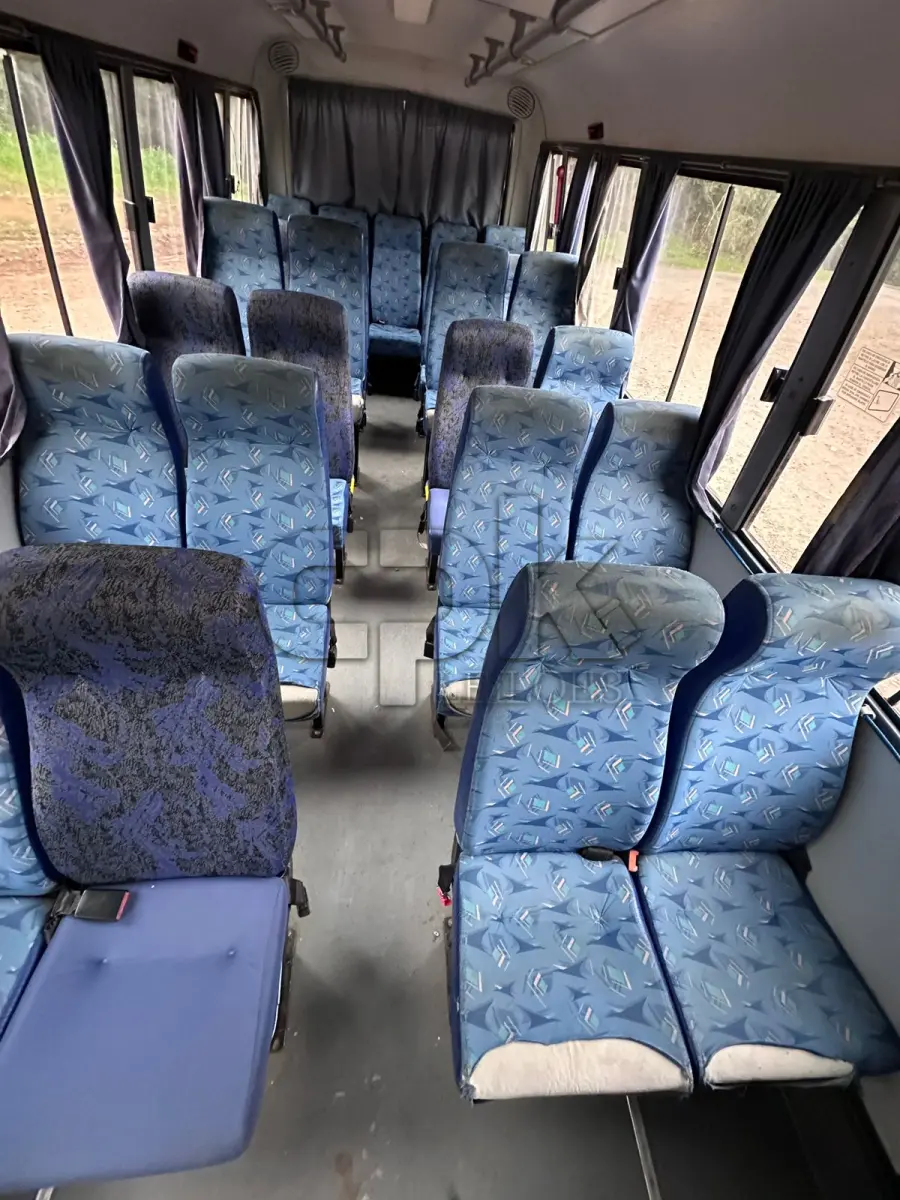 LOTE 035 - MARCOPOLO – Volare V8 ON - Ônibus Escolar – 29P  2012/2013 – Placas ITJ 7140 – Cor: Branca.