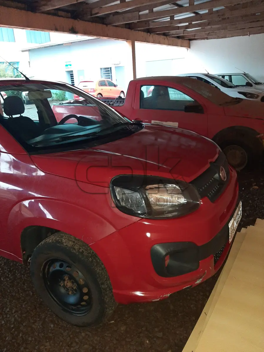 LOTE 004 - Marca Fiat Modelo Uno Drive 1.0, Renavan 01144364172,  Placa IYJ4644, Chassi 9BD195B4NJ0831866, Ano/Mod  2017/2018, Motor 3 Cil, Firefly Potência 77 CV Combust Flex  Cor Vermelha.