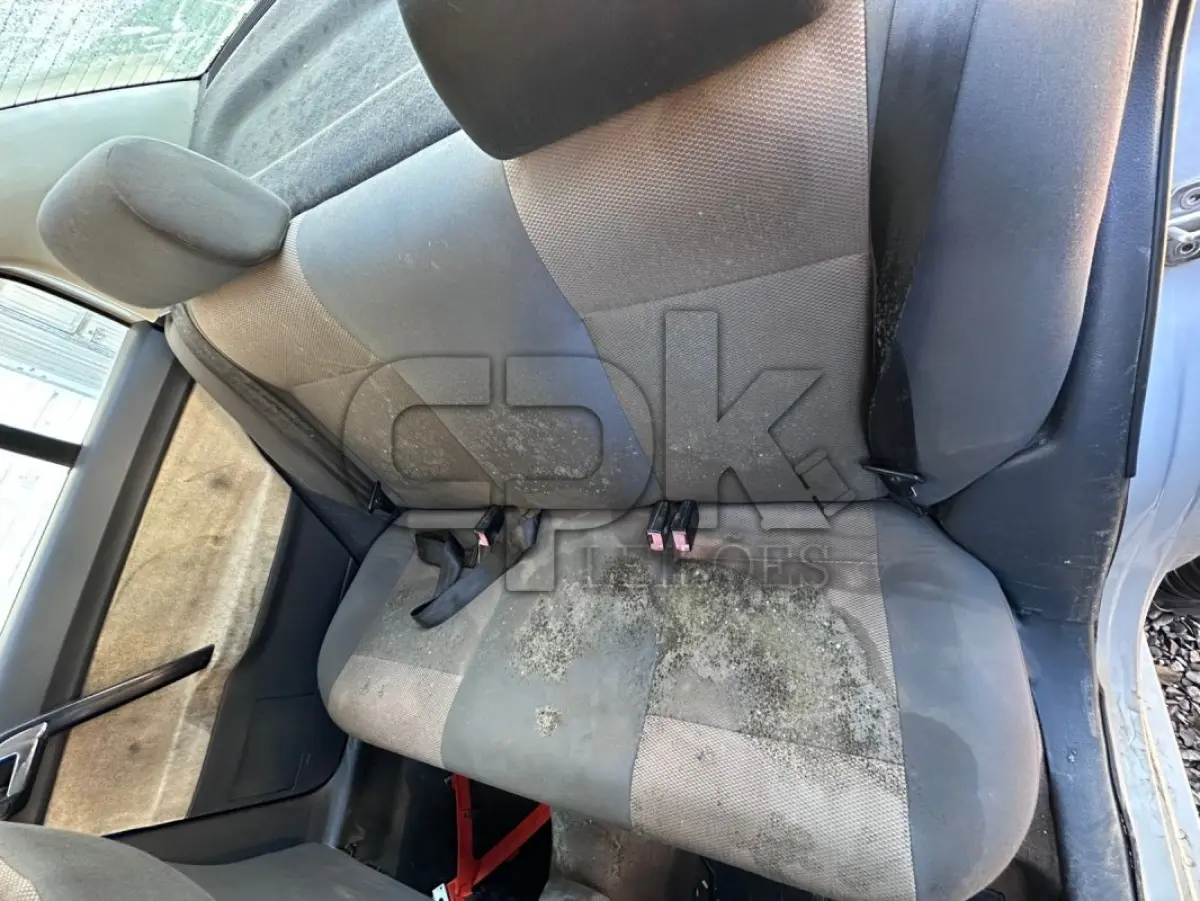 LOTE 001 - W Polo Sedan 1.6 Passageiro – Automóvel Álcool/Gasolina 2005/2005 – Placas AMT 9125 – Cor: Prata.