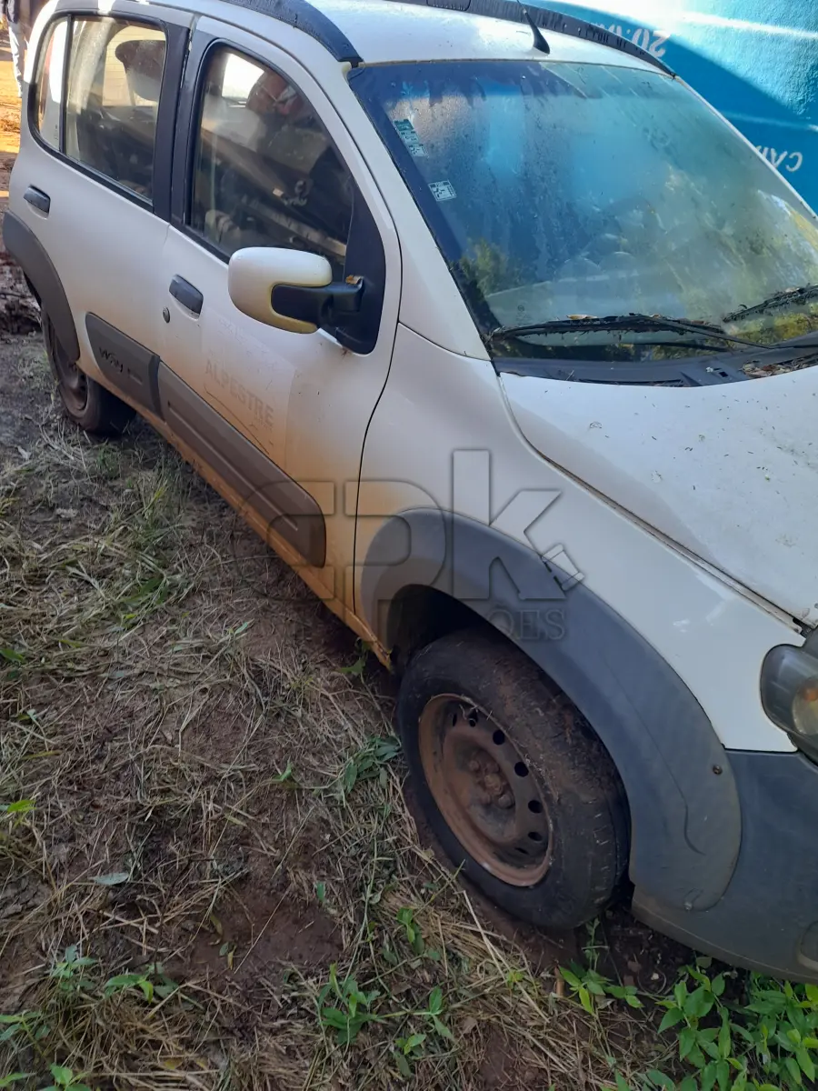 LOTE 010 - VEICULO FIAT UNO WAY 1.4, BRANCO, ANO/MOD:2011/2012, CHASSI: 9BD195163C0292152, RENAVAM: 412029189, PLACA: ISQ-8971. NO ESTADO QUE SE ENCONTRA. PATRIMÔNIO MUNICIPAL Nº8018.