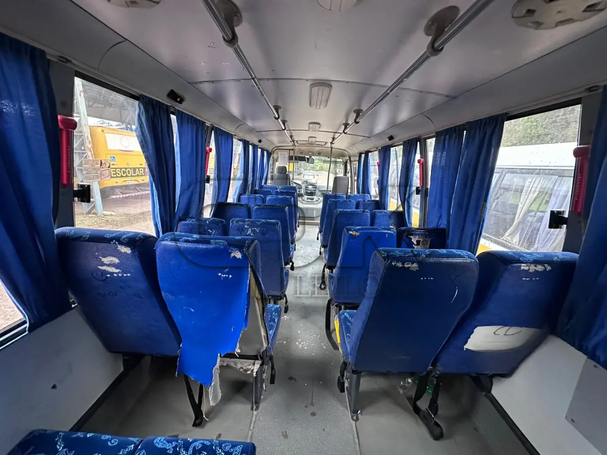 LOTE 036 - MARCOPOLO – Volare W8 ON - Ônibus Escolar – 31P  2014/2014 – Placas IVN 8884 – Cor: Prata.