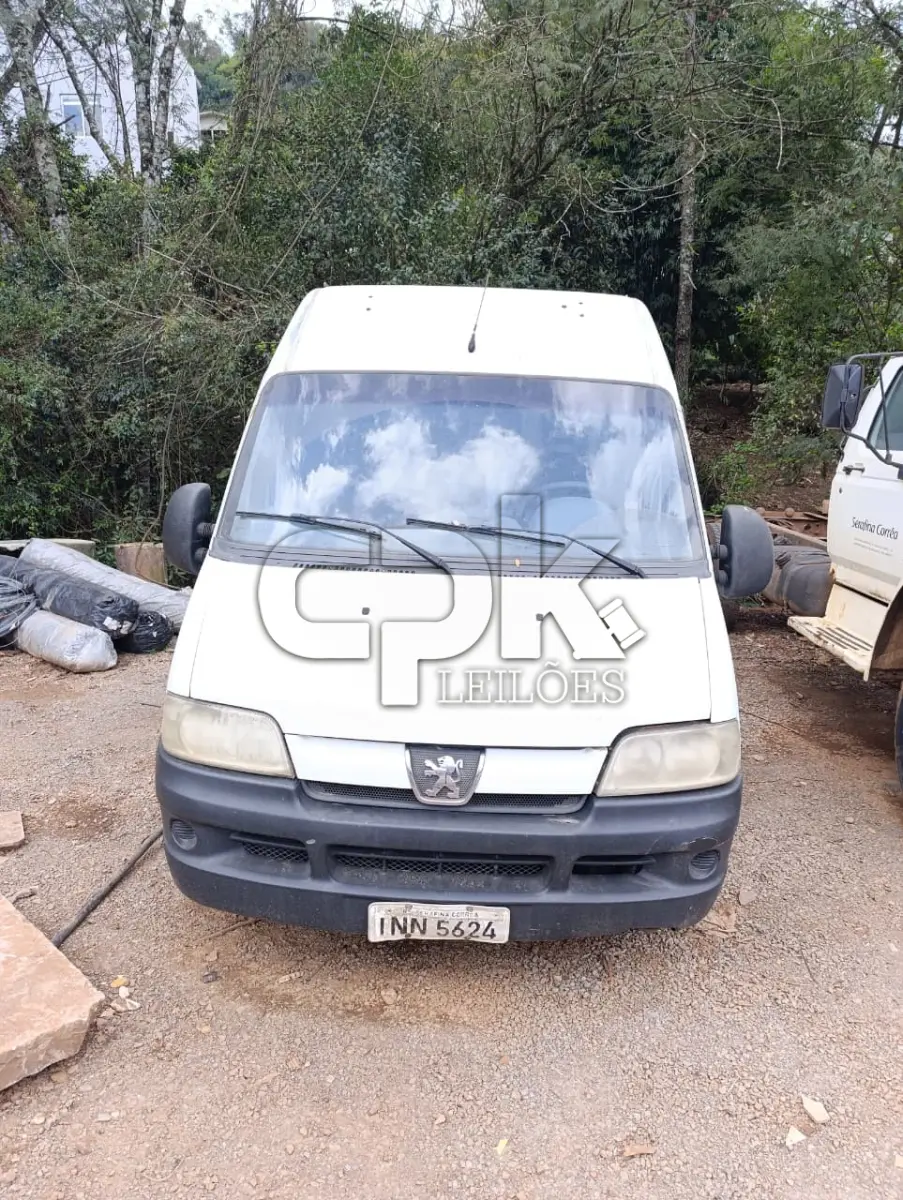 LOTE 007 - PEUGEOT/Boxer TH AMB Carga Caminhonete Diesel  2006/2006 – Placas INN 5624 – Cor: Branca.