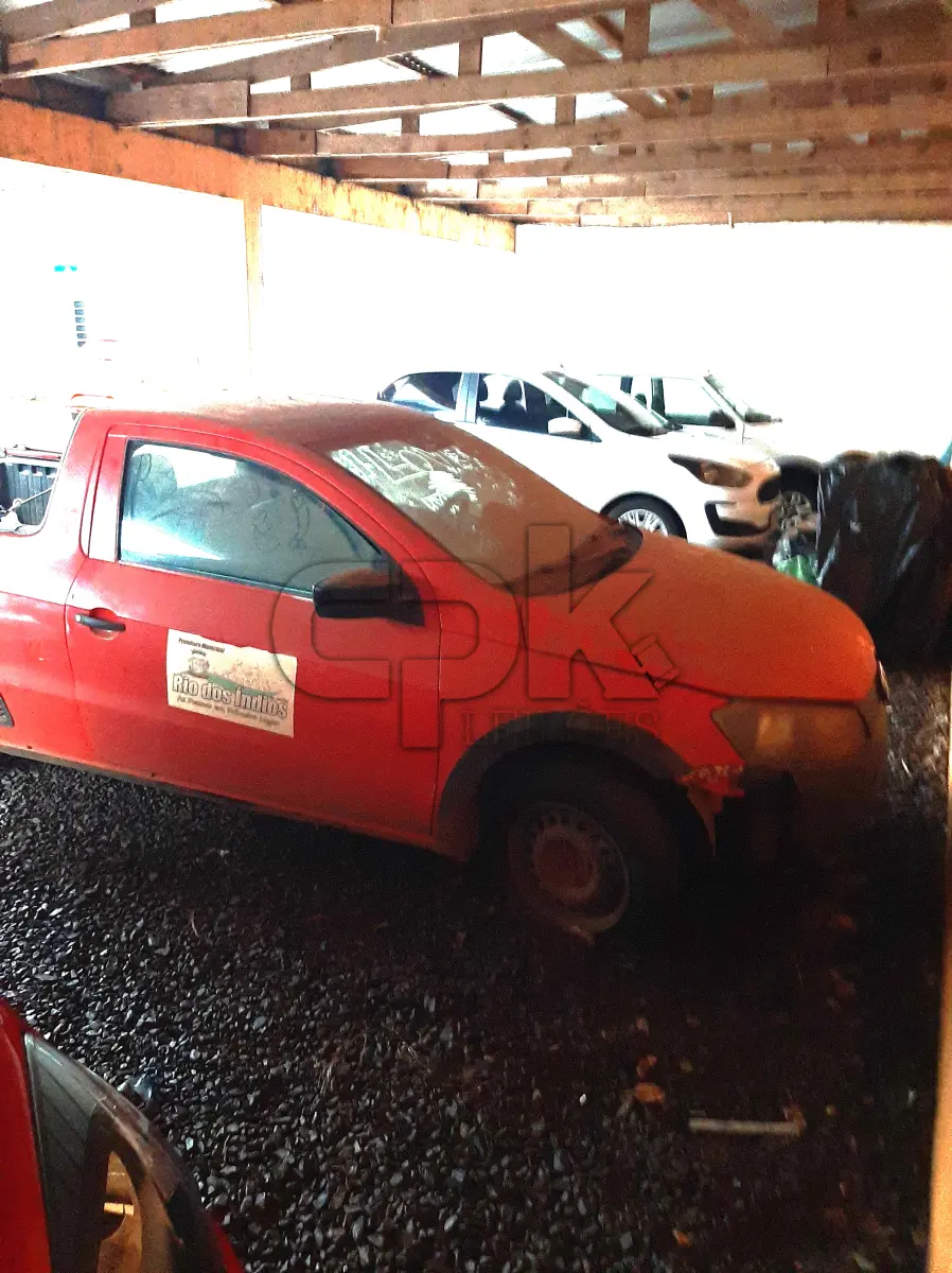 LOTE 001 - Marca Volkswagen Modelo Nova Saveiro CS 1.6 Renavan  00558502601, Placa IUP5B31 Chassi 9BWKB05UXEP053534  Ano/Mod 2013/2014, Motor 4 Cilindros, 8 válvulas  Potência 104  CV, cor vermelha.