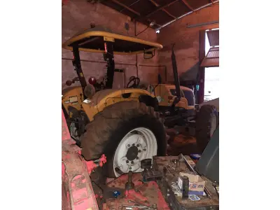 LOTE 008 - Fabricante Valtra Equip. Trator agrícola Modelo A750L 4, Ano  2016, Cor Amarela, Horas 1156,2 h, Tração 4 x 4, Serial  AUTT2005PGM024813, Comb. Diesel Potência 78 CV, Motor 4  cilindros, aspirado, Serial V750432436