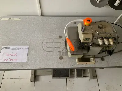 LOTE 012 - Máquina de Costura Industrial SUN SPECIAL Overlock.