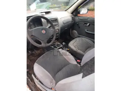 LOTE 000 - Automóvel FIAT/STRADA