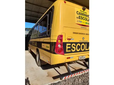 LOTE 019 - ONIBUS ESCOLAR VW/15.190, 48 LUGARES, PLACAS IWM-8276 ANO/MOD 2014/2014. NO ESTADO QUE SE ENCONTRA. PATRIMÔNIO MUNICIPAL Nº11286.  OBS. ACOMPANHA O VEÍCULO 04 PNEUS SOBRESSALENTES PARA RECAPAGEM.