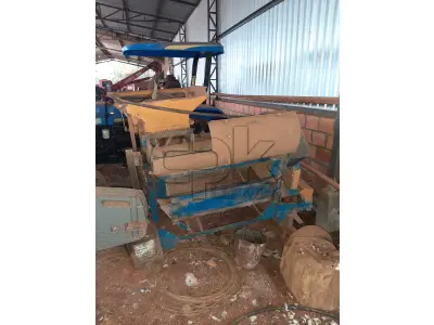 LOTE 015 - Marca Triton, Equipamento cerealeiro/batedor, Modelo 785, Cor  Azul, Fabricação 2011.