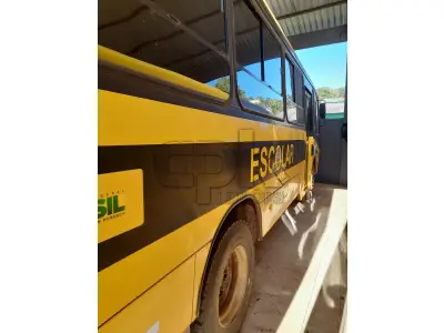 LOTE 019 - ONIBUS ESCOLAR VW/15.190, 48 LUGARES, PLACAS IWM-8276 ANO/MOD 2014/2014. NO ESTADO QUE SE ENCONTRA. PATRIMÔNIO MUNICIPAL Nº11286.  OBS. ACOMPANHA O VEÍCULO 04 PNEUS SOBRESSALENTES PARA RECAPAGEM.